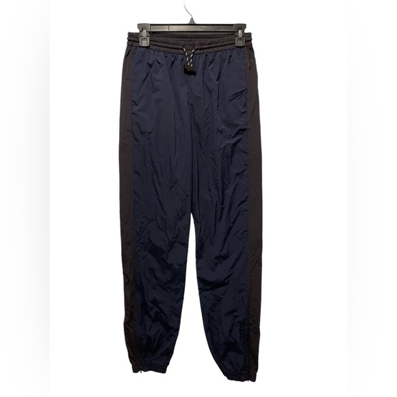 Lululemon Windbreaker Joggers  size 4 - Picture 1 of 4